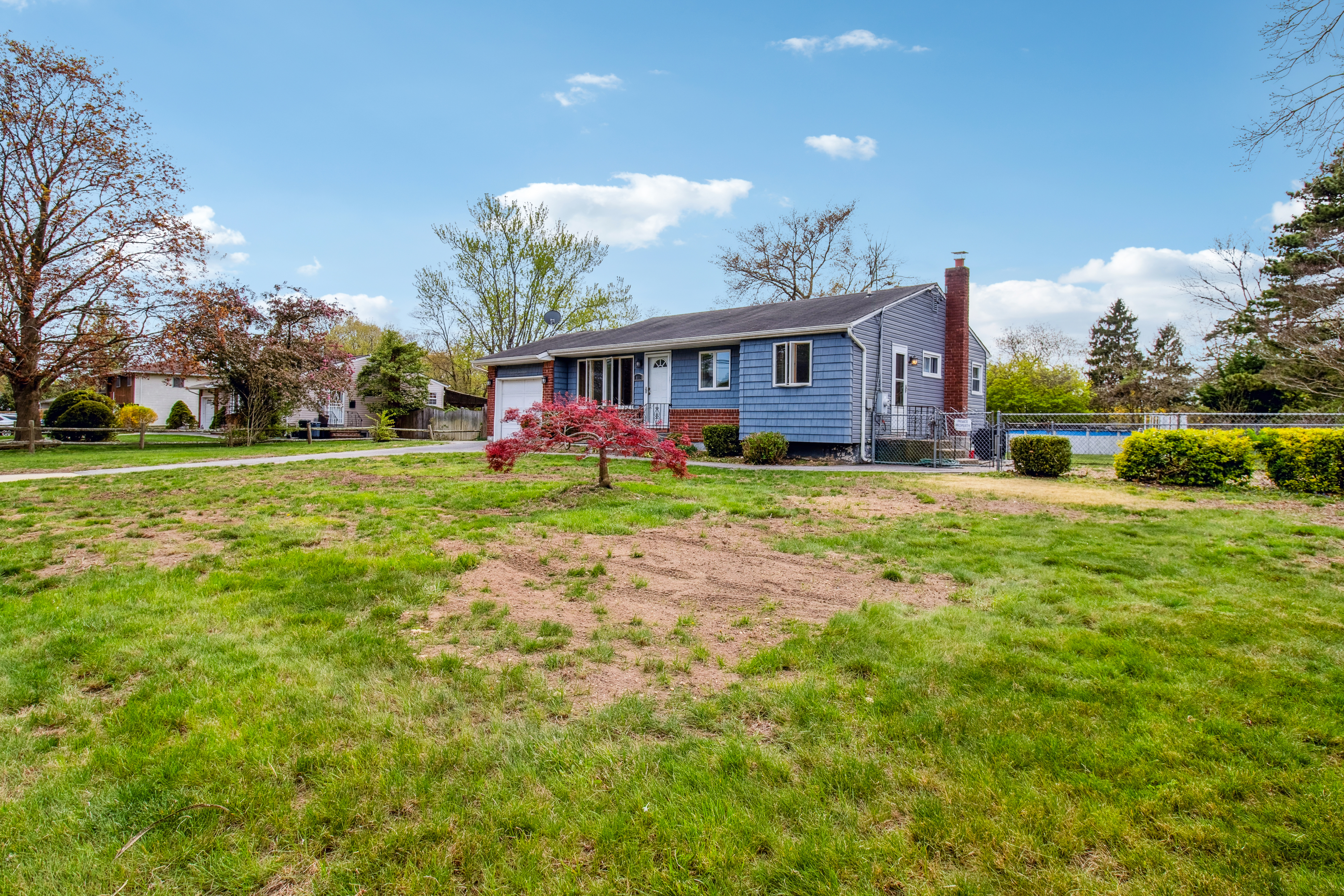 1614 Brightshore Blvd - Frontyard NE Corner View (1)-HDR-Edit.jpg